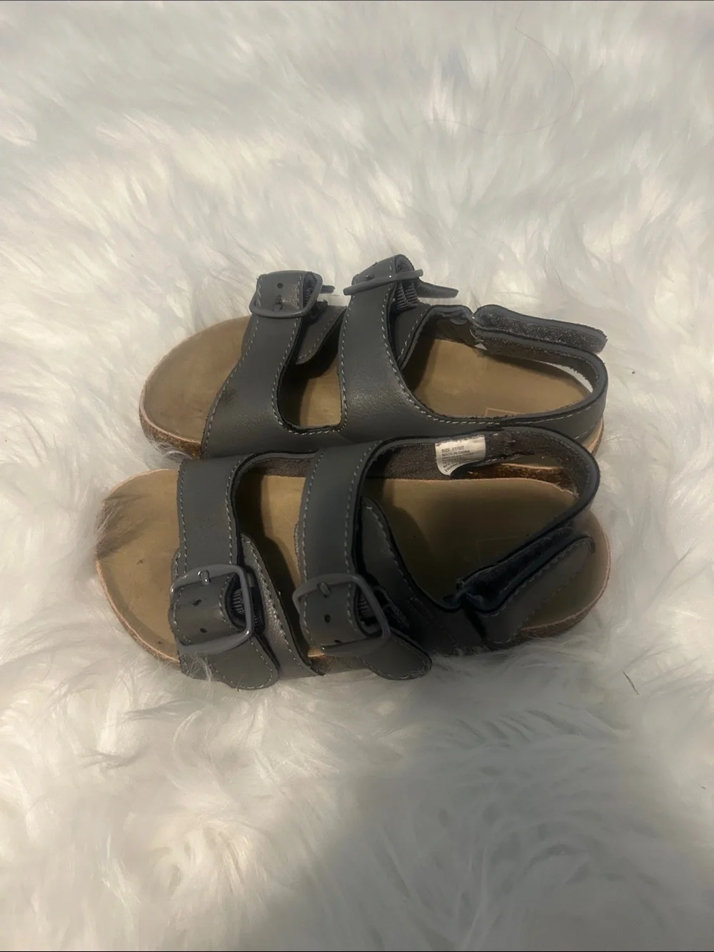 Boys GAP Gray Double-Buckle Sandals size 9/10